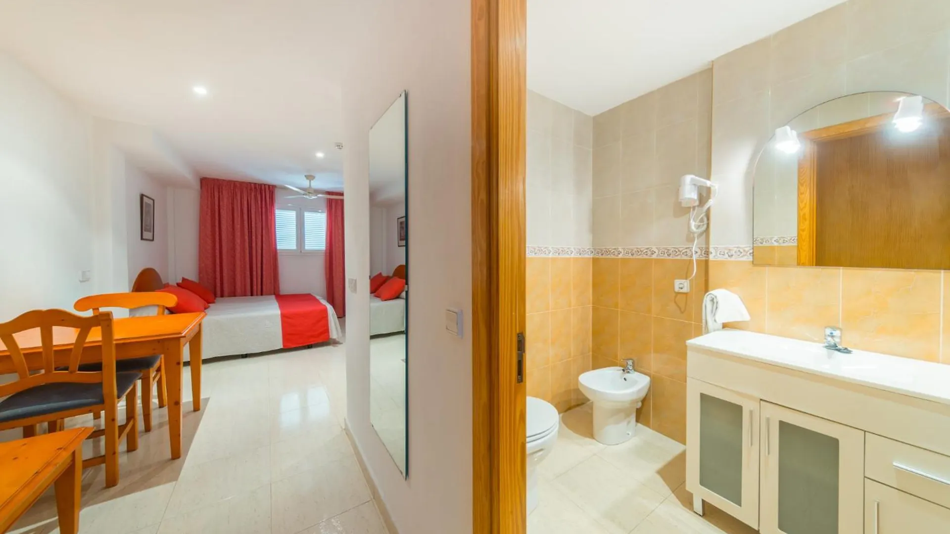 Apartamentos Isla Del Sol كان باستيليا